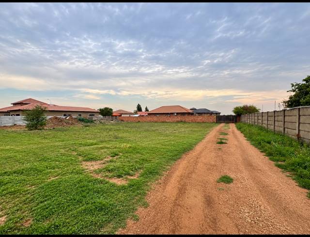 1,028M² VACANT LAND FOR SALE IN RIVERSDALE